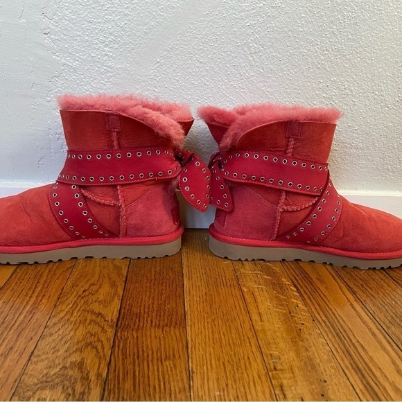 UGG Coral Short Boots with Bows Size 5 - Picture 6 of 8